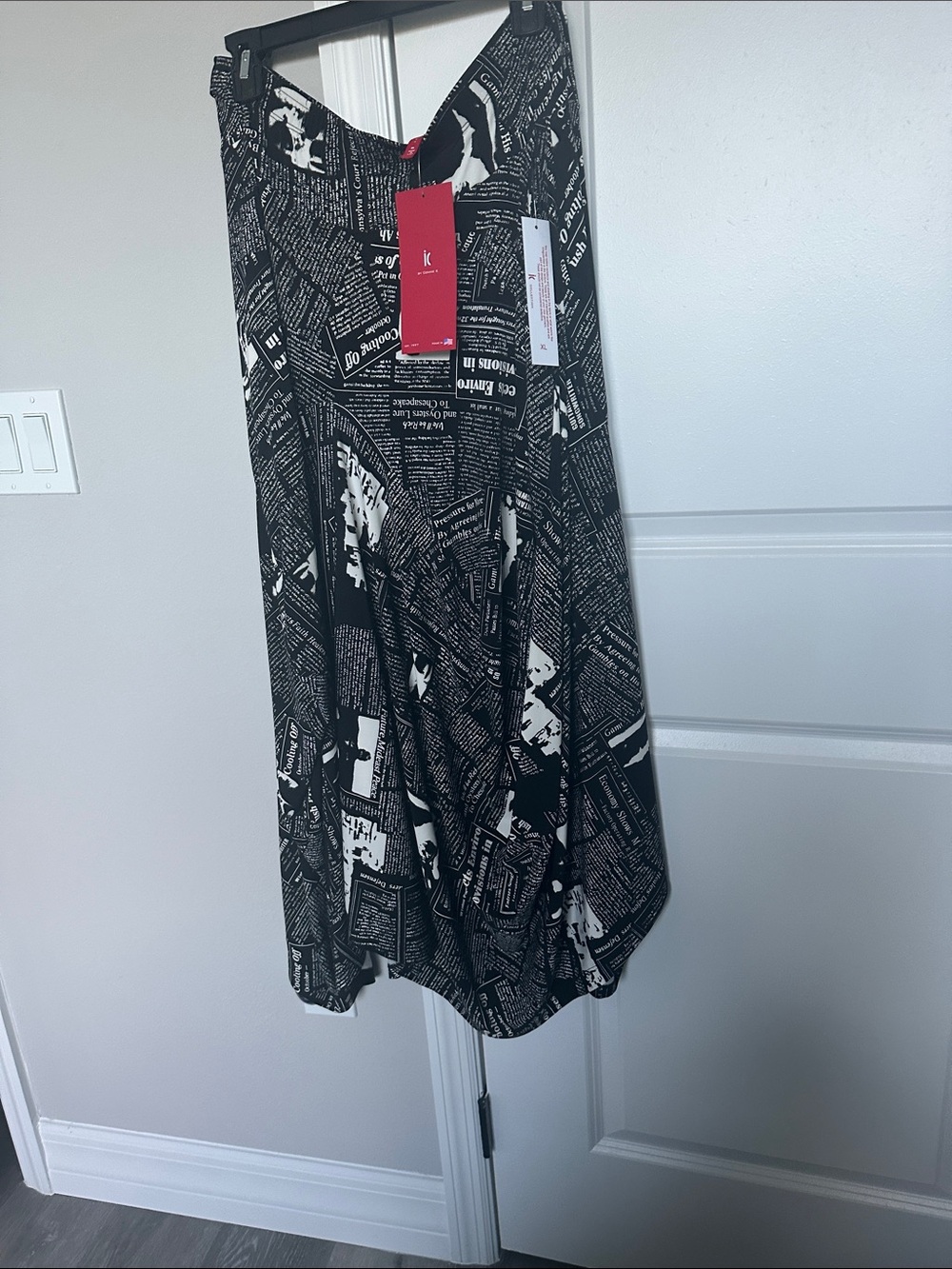 Black & White Newspaper Print Maxi Skirt - Unbranded